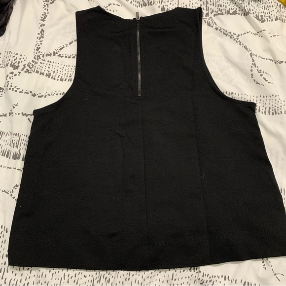 BANANA REPUBLIC || BLACK STRUCTURED TOP/VEST - Picture 3 of 4